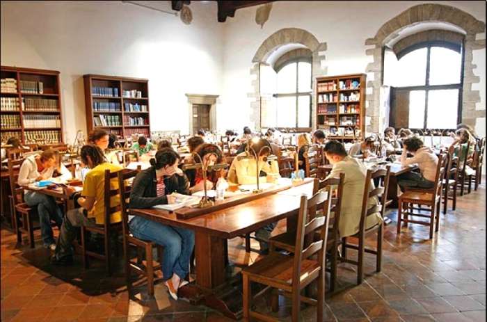 The library Biblioteca Carlo Alberto